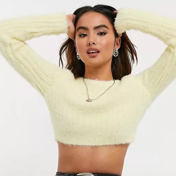yellow cropped sweater - Picture 2 of 2